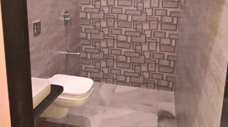 Mahavir-Square-Gallery-Master-Washroom